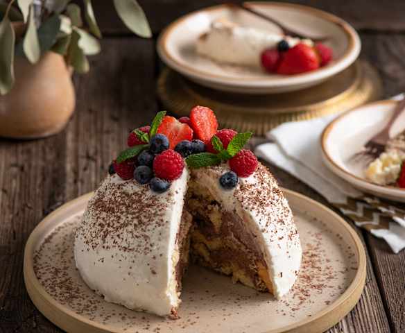 Deser biszkoptowy z budyniem i śmietaną (Zuccotto)