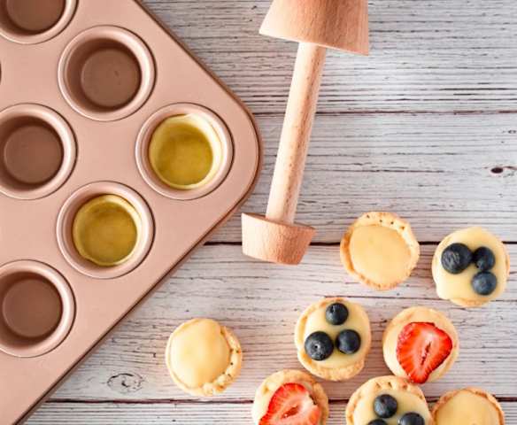 Mini lemon curd tarts