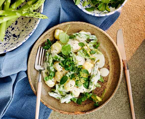 Gnocchi mit grünem Spargel und Zitronenrahm