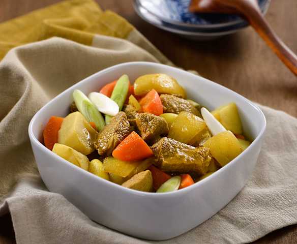 咖哩風味馬鈴薯燉肉