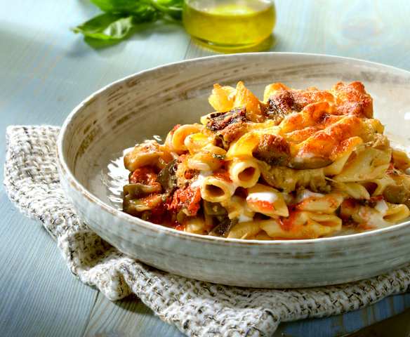 Maccheroncini al forno con melanzane e pomodorini