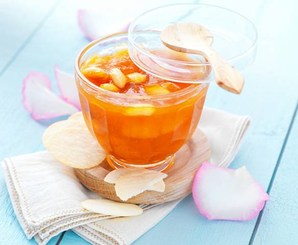 Confiture abricot-amande à la rose Confiture abricot-amande à la rose
