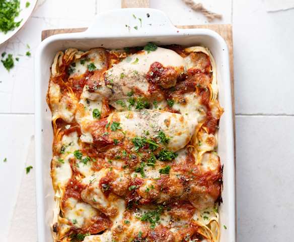 Pollo a la pizzaiola con pasta fresca