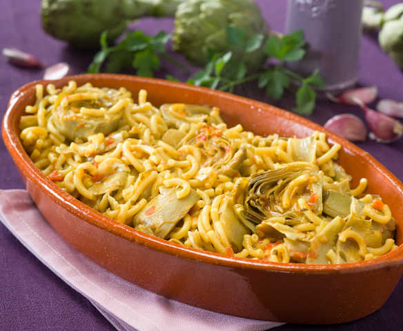 Fideos con alcachofas