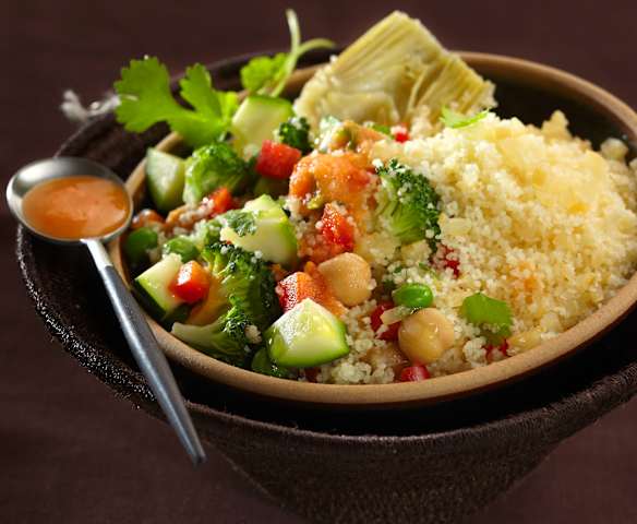 Couscous mit Gemüse und Tomatensauce