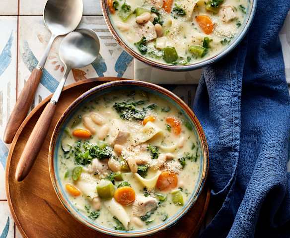 Hähnchen-Lasagne-Suppe mit Bohnen