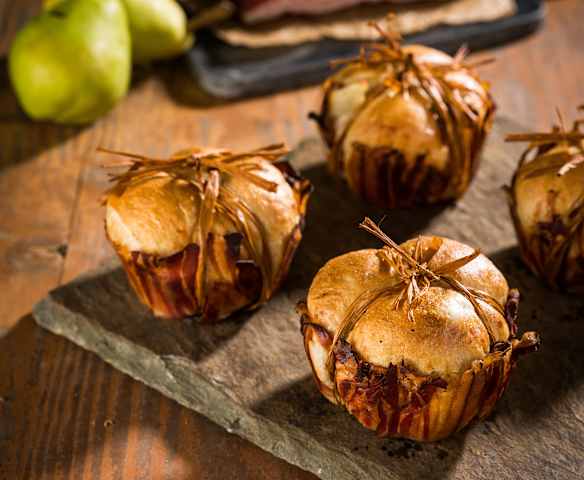 Birnen-Thymian-Speckbrötchen