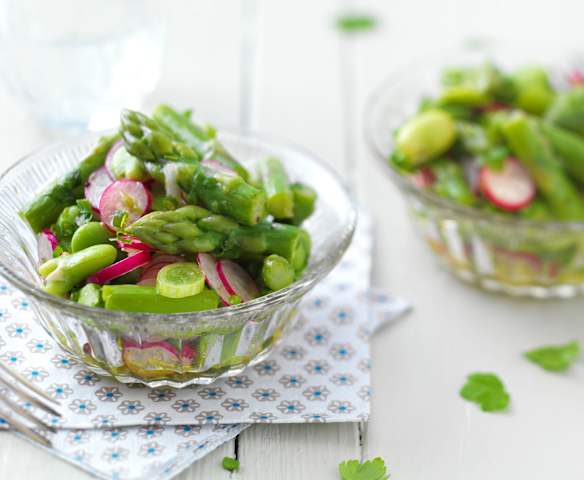 Salade de fèves, radis et asperge Salade de fèves, radis et asperge