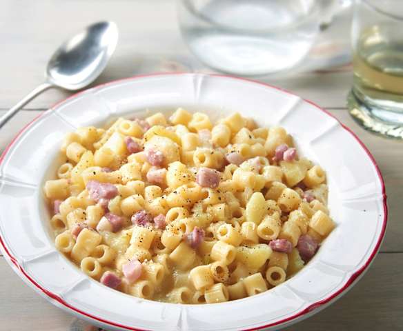 Pasta patate e provola Pasta patate e provola