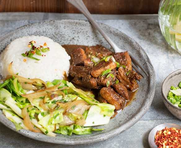 Porc au caramel honh shao et poêlée de chou
