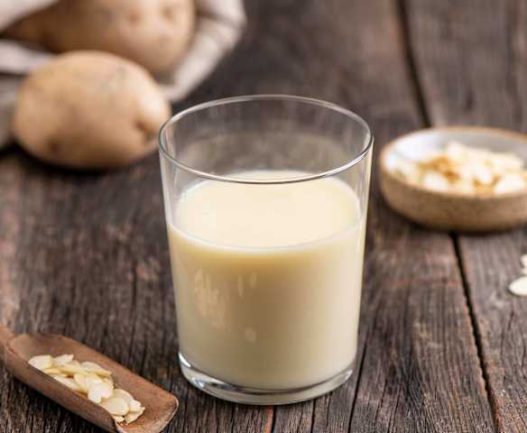 Napój z ziemniaków i migdałów