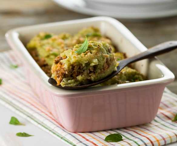Empadão de batata com brócolos e carne picada Empadão de batata com brócolos e carne picada