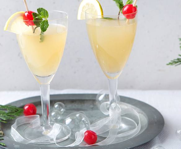 Ananas ve Zencefil Gazozlu Mokteyl