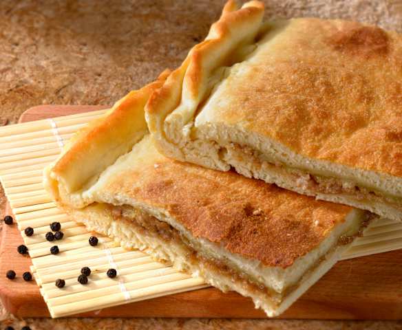 Focaccia con salsiccia Focaccia con salsiccia