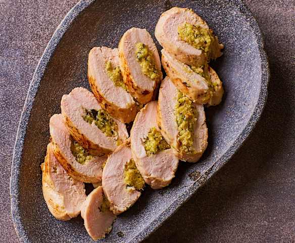 Pollo ripieno di pancetta e zucchine sottovuoto Pollo ripieno di pancetta e zucchine sottovuoto