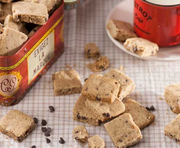 Biscotti con gocce di cioccolato