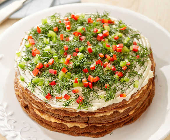 Wytrawny tort naleśnikowy z wątróbką