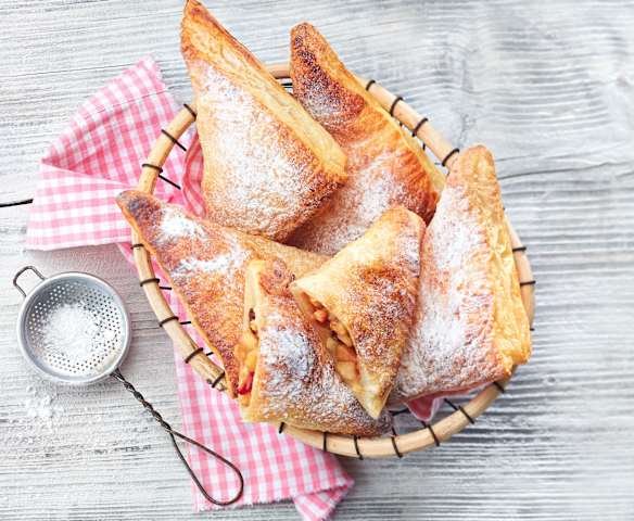 Appelflappen (niederländische Apfeltaschen)