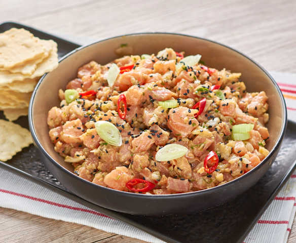 Tartar thai de salmón