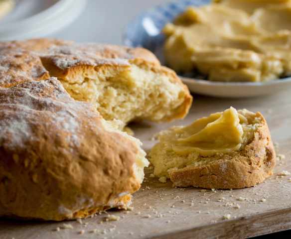 Pane australiano con burro dolce