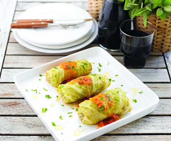 Rolinhos de couve-lombarda com carne picada