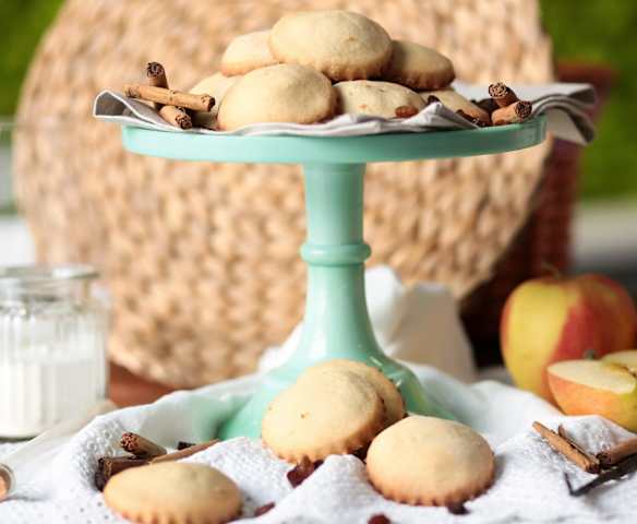 Biscottini alle mele (di Erica Liverani)