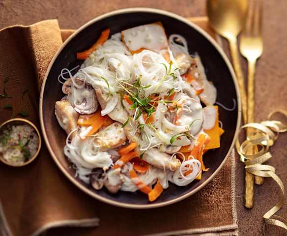 Nouilles de riz aux légumes et poulet