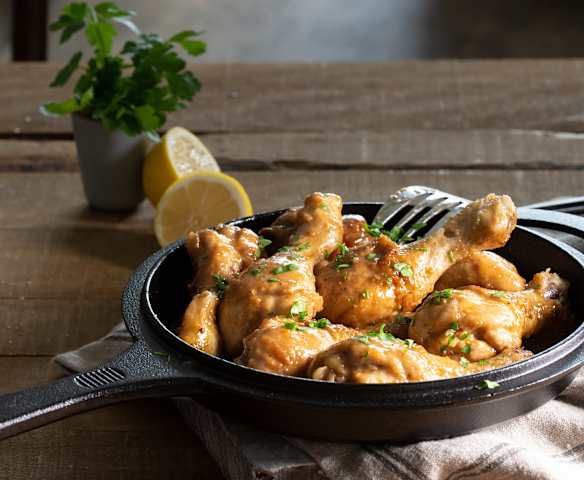 Muslos de pollo con salsa de ajillo