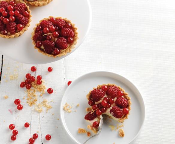 Tarteletes de chocolate branco e framboesas