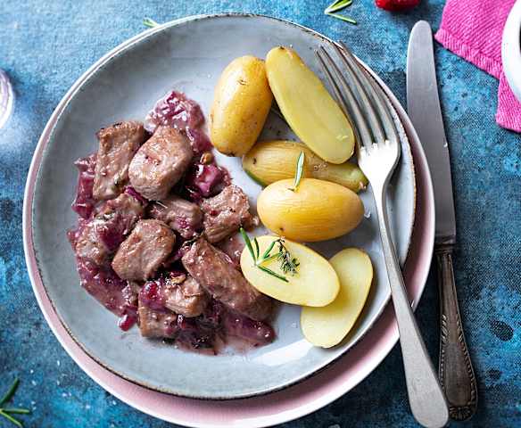 Secreto ibérico con salsa bigarrada