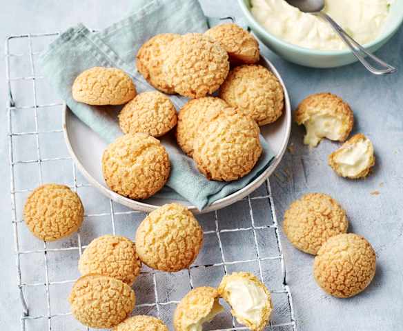Sable choux with lime ganache