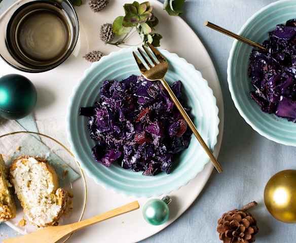 Lombarda salteada con ajo y jamón