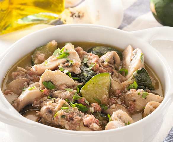 Sauté di champignon, zucchine e prosciutto Sauté di champignon, zucchine e prosciutto