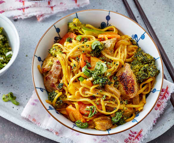 Curry Noodles with Pork Curry Noodles with Pork