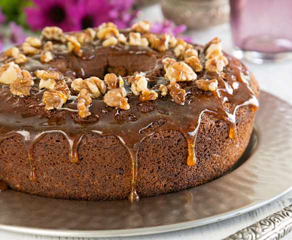Soft date cake with walnuts