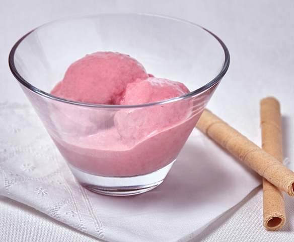 Gelado de framboesas e coco