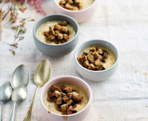 Sopa gratinada de feijão e cebola