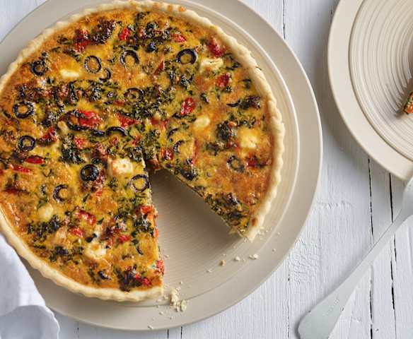 Quiche vegetariana con espinacas y pimiento rojo