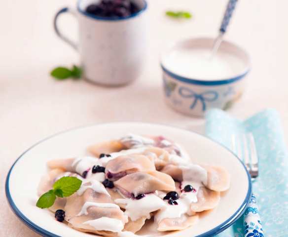 Pierogi z serem i jagodami