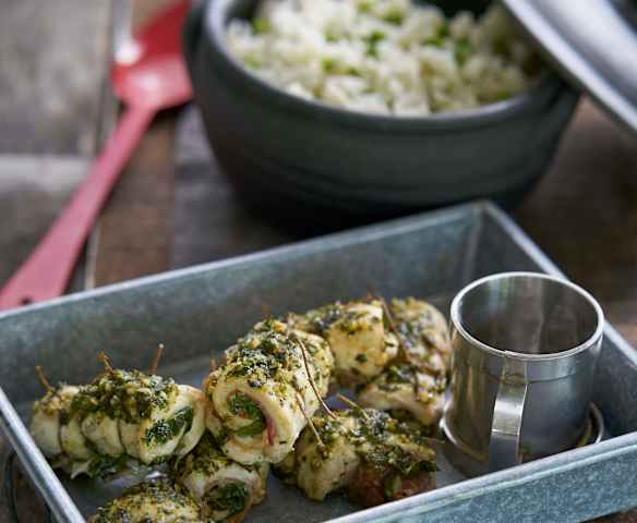 Rolinhos de frango ao vapor com arroz de ervilhas