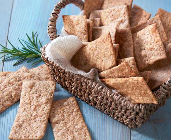 Crackers integrali al rosmarino