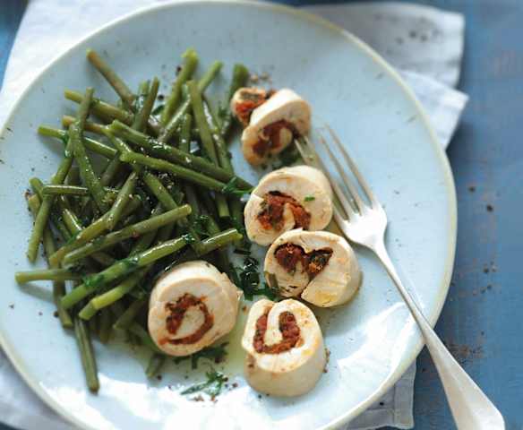 Menu express - Rouleaux de poulet à la tomate, haricots verts au beurre à l'estragon
