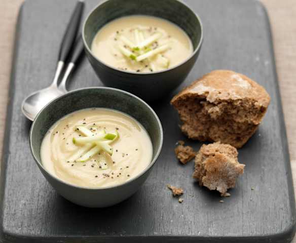 Sopa de manzana y apio