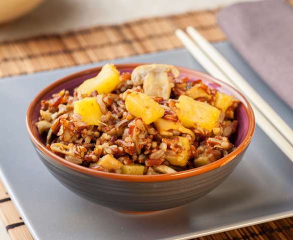 Riso rosso con funghi, totani e ananas (senza glutine)