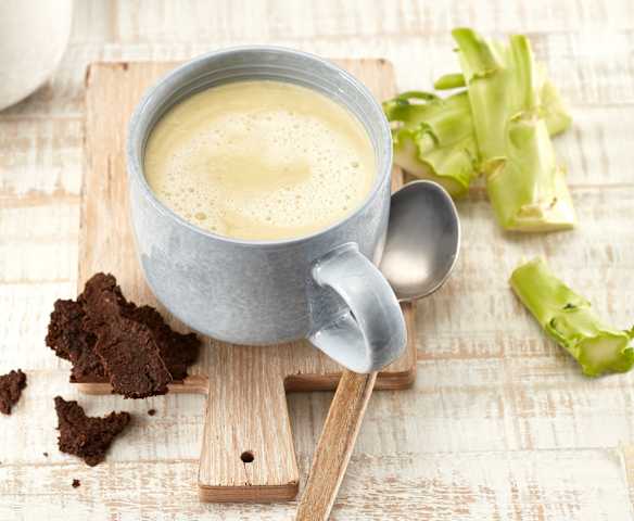 Brokkolistrunksuppe mit Kaffee-Crackern