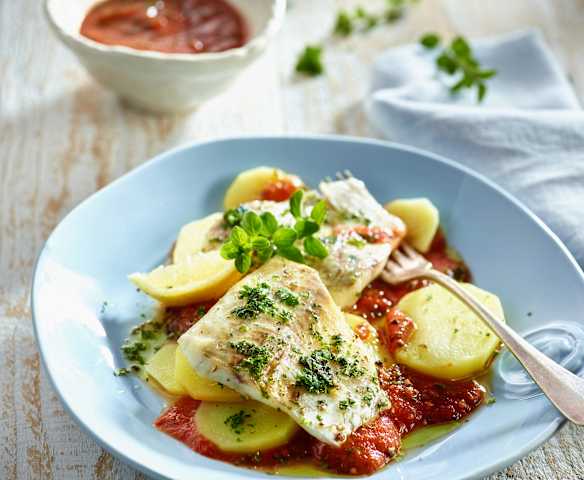 Seebarsch mit Kräuter-Tomaten-Sauce