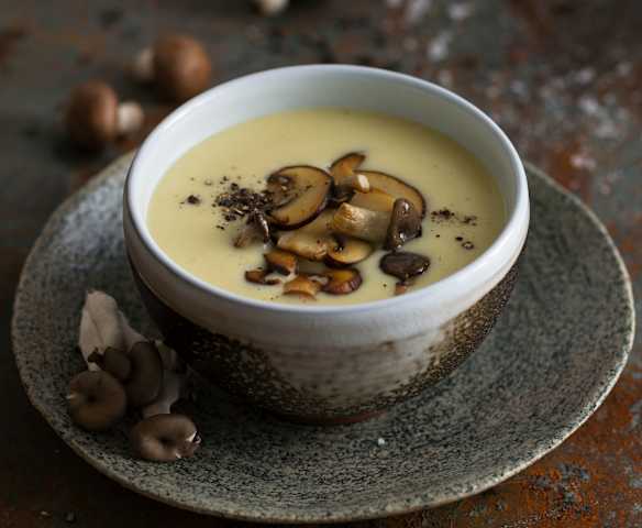 Erdäpfel-Schwammerl-Suppe (vegan)