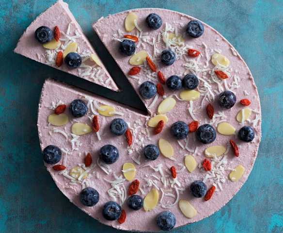 Cheesecake raw de căpșune