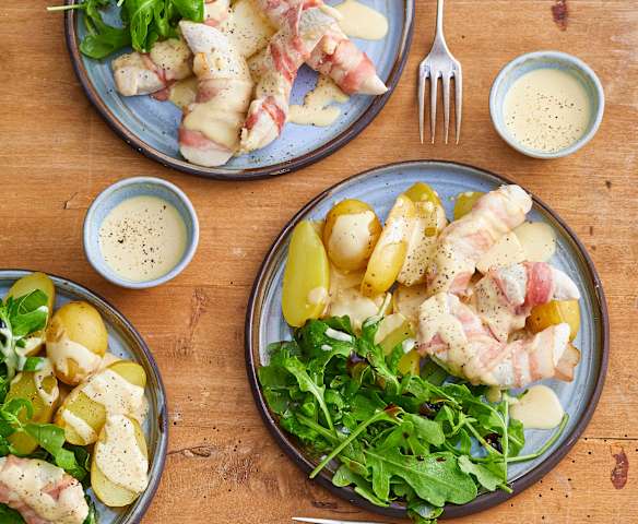 Aiguillettes de poulet au lard, petites pommes de terre vapeur