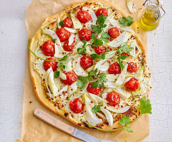 Pizza blanche au fenouil et tomates cerise